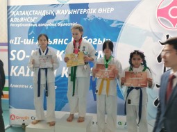 11 медалей завоевали риддерские каратисты в Алматы