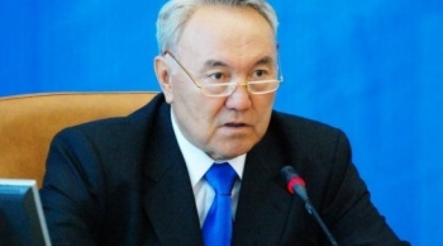 Назарбаев поручил правительству и акимам всемерно экономить средства.