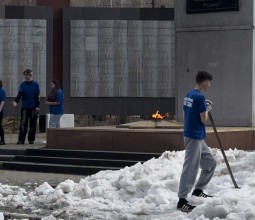 В Риддере приводят в порядок Мемориал героев Великой Отечественной войны