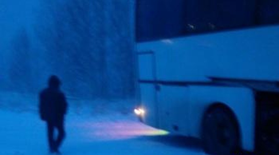 В Риддере из-за гололеда застрял пассажирский автобус, следовавший в Барнаул