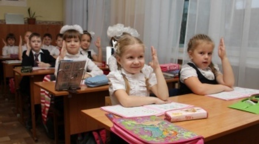 В Казахстане поступающие в первый класс дети будут сдавать экзамены