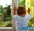 В Риддере двухлетний ребенок выпал из окна