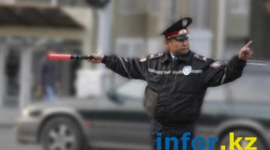 Казахстанские полицейские перестанут использовать жезлы с начала 2017 года