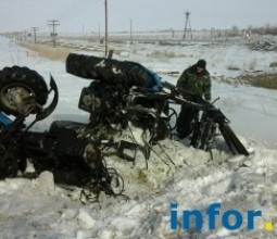 Локомотив поезда Лениногорск-Томск протаранил трактор. Погиб один человек. [ФОТО 18+]