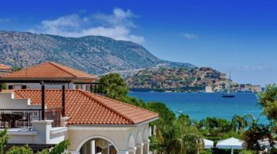 Выгодно приобретаем недвижимость в современной Греции