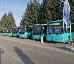 В Риддер пришли новые автобусы, но на них некому работать