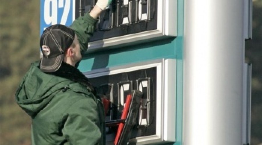 Цены на бензин в Казахстане могут быть снижены с января 2015 года.