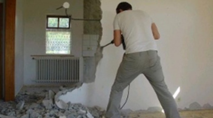 Сносить без согласований вспомогательные стены в квартирах разрешили в РК