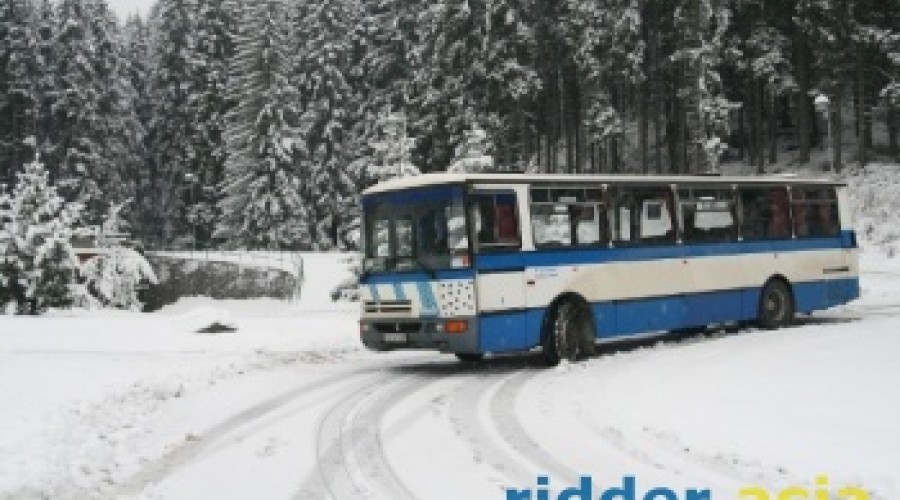Пассажиры застрявших под Змеиногорском рейсовых автобусов смогли продолжить путь в Усть-Каменогорск