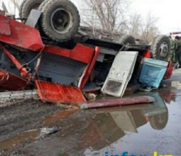 В Риддере автомобиль противопожарной службы перевернулся в результате ДТП