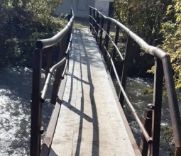 Мост починили самостоятельно жители Риддера