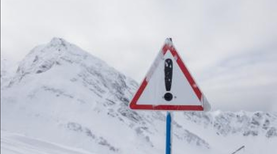 Лавинная опасность в горах близ Риддера