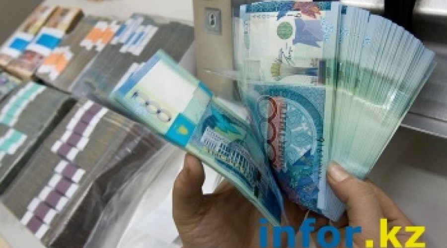 Полностью отказаться от наличных денег в Казахстане предложил экономист