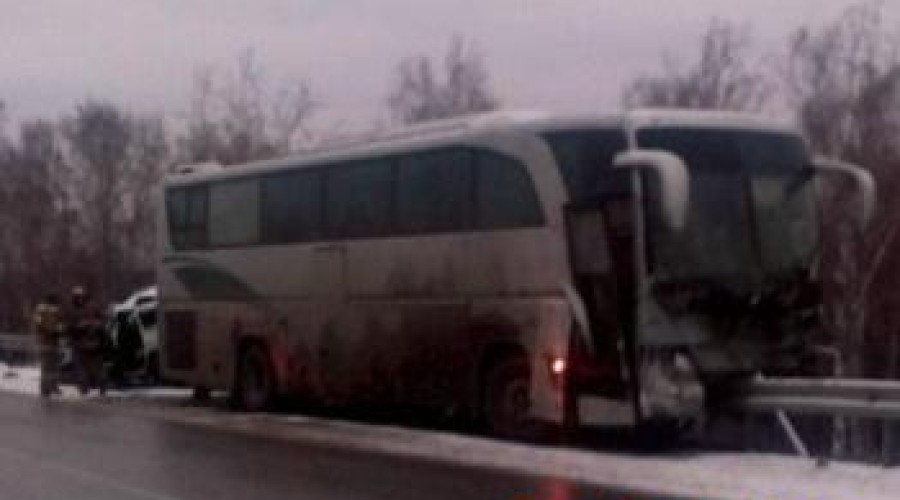 Устькаменогорский автобус попал в серьезную аварию, погибли люди