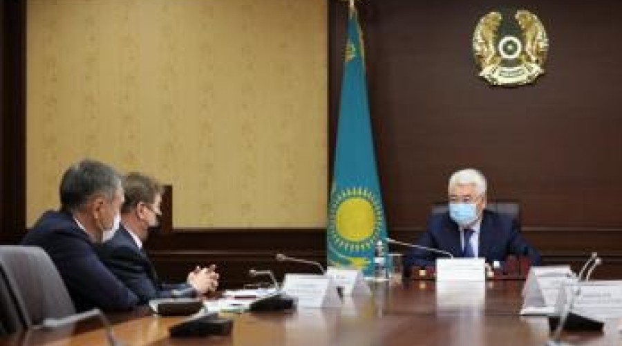 Руководитель «Казцинка» рассказал министру индустрии о развитии компании
