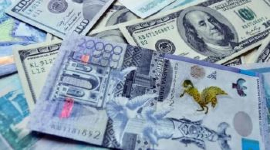 Анализ причин скачка спроса на валюту в Казахстане