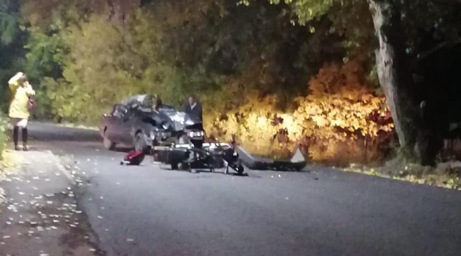 Мотоциклист разбился насмерть в результате ДТП с такси на ГРП в Риддере