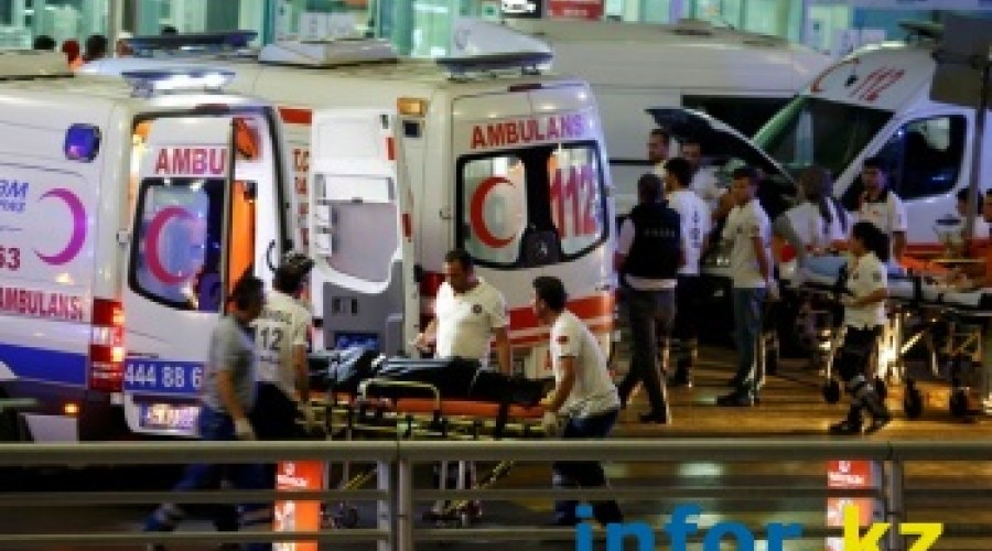 300 казахстанцев находились в аэропорту Стамбула во время теракта