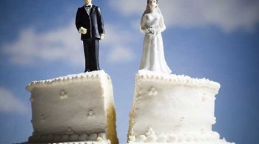 В ВКО стали реже жениться и чаще разводиться