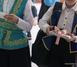 Введут ли для школьников и студентов Казахстана форму в национальном стиле? Ответ министерств