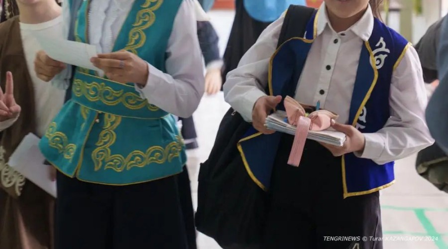 Введут ли для школьников и студентов Казахстана форму в национальном стиле? Ответ министерств