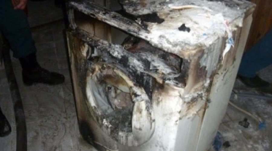 В Риддере трехлетний ребенок, оставленный дома без присмотра, насмерть задохнулся из-за загоревшейся стиральной машины